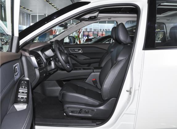奇骏 2021款 VC-Turbo 300 CVT 2WD豪华版 7座 车厢座椅   前排空间