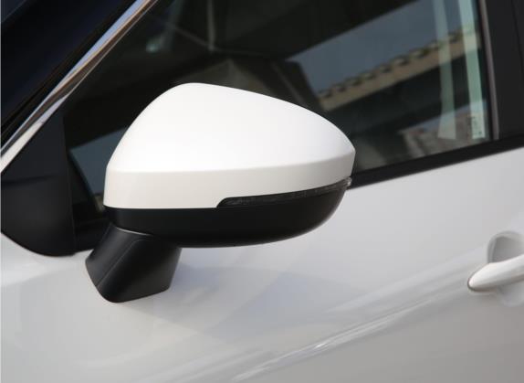 奇骏 2022款 VC-Turbo 300 CVT 2WD星月限定版 外观细节类   外后视镜