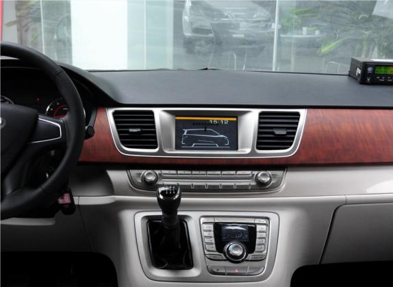 上汽大通MAXUS G10 2014款 2.0T 手动豪华版 中控类   中控台