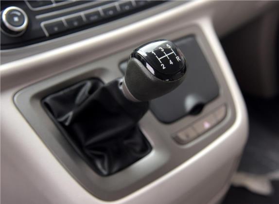 上汽大通MAXUS G10 2014款 2.4L 手动精英版 中控类   挡把