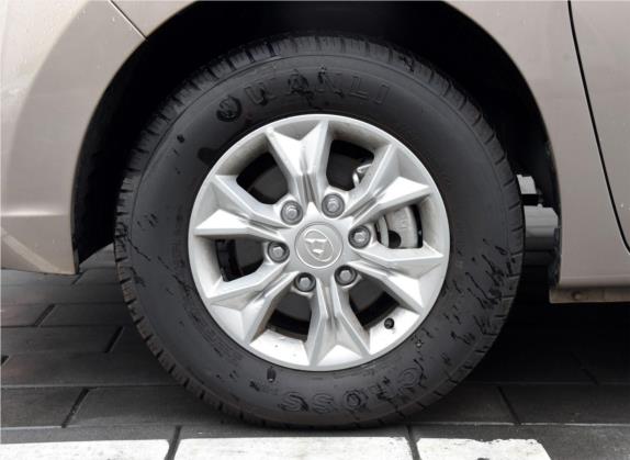 上汽大通MAXUS G10 2015款 2.4L 手动纪念版 其他细节类   前轮