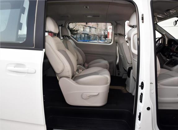 上汽大通MAXUS G10 2016款 2.0T 自动精英版 车厢座椅   后排空间