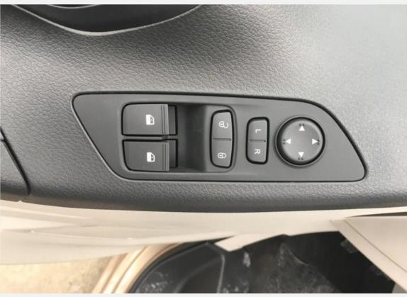 上汽大通MAXUS G10 2016款 2.0T 手动精英版 车厢座椅   门窗控制