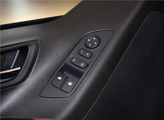 上汽大通MAXUS G10 2016款 2.0T 自动行政版 车厢座椅   门窗控制