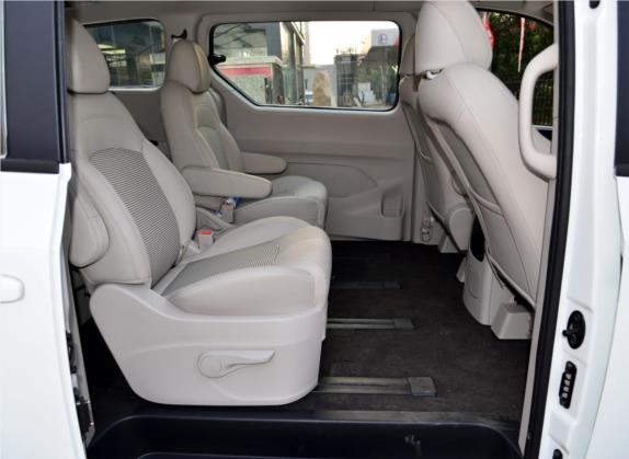 上汽大通MAXUS G10 2016款 1.9T 手动精英版 柴油 国V 车厢座椅   后排空间