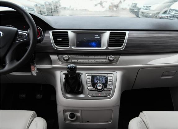 上汽大通MAXUS G10 2018款 PLUS 2.4L 手动精英版 中控类   中控台