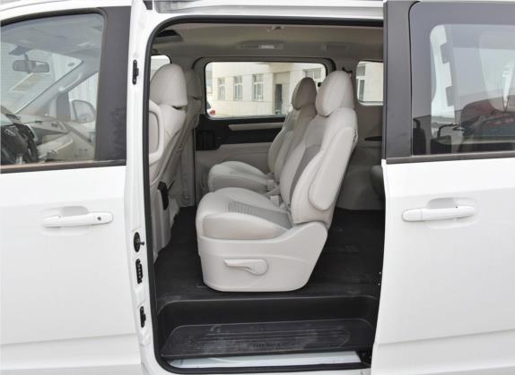 上汽大通MAXUS G10 2018款 PLUS 2.0T 手动精英版 车厢座椅   后排空间