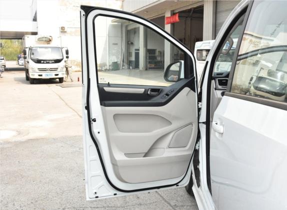 上汽大通MAXUS G10 2018款 PLUS 2.0T 手动精英版 车厢座椅   前门板