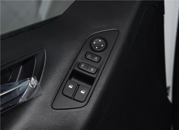 上汽大通MAXUS G10 2019款 改款 PLUS 2.0T 自动精英版 国VI 车厢座椅   门窗控制