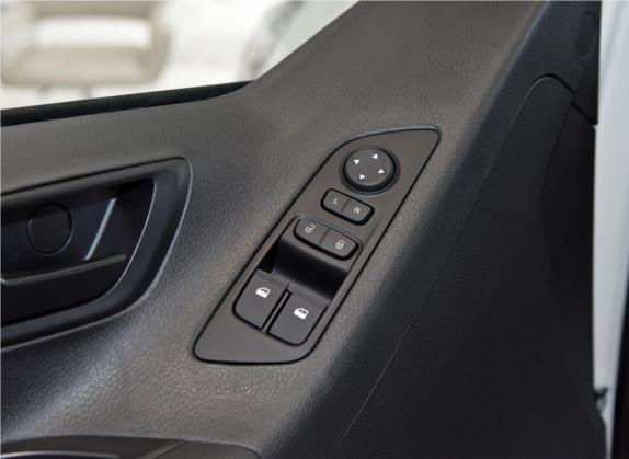 上汽大通MAXUS G10 2019款 改款 PLUS 2.0T 自动智享版 国VI 车厢座椅   门窗控制