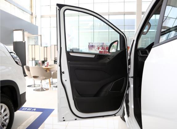 上汽大通MAXUS G10 2019款 改款 PLUS 1.9T 手动智享版 柴油 国V 车厢座椅   前门板