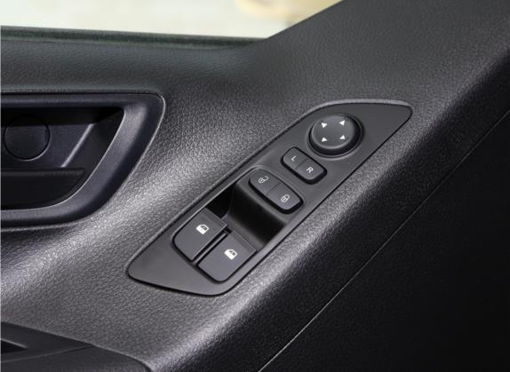 上汽大通MAXUS G10 2019款 改款 PLUS 1.9T 手动智享版 柴油 国V 车厢座椅   门窗控制