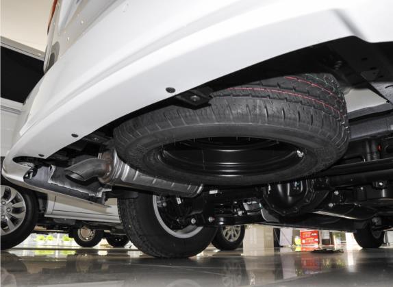 上汽大通MAXUS G10 2021款 2.0T 手动精英版 柴油 8座 其他细节类   备胎