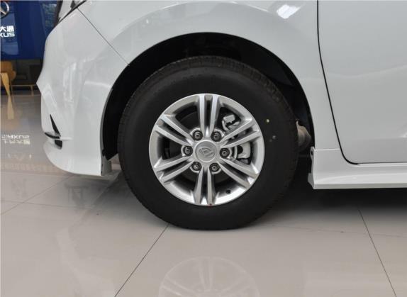 上汽大通MAXUS G10 2021款 2.0T 手动精英版 柴油 9座 其他细节类   前轮