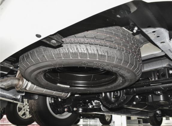 上汽大通MAXUS G10 2021款 2.0T 手动精英版 柴油 9座 其他细节类   备胎