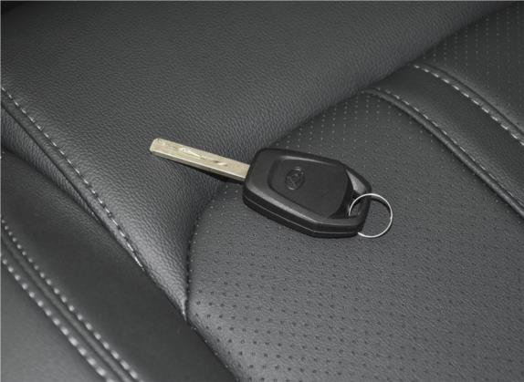 上汽大通MAXUS G10 2021款 2.0T 手动精英版 柴油 9座 其他细节类   钥匙