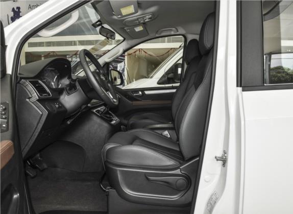 上汽大通MAXUS G10 2021款 2.0T 手动精英版 柴油 9座 车厢座椅   前排空间