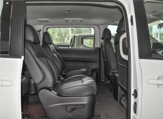 上汽大通MAXUS G10 2021款 2.0T 手动精英版 柴油 9座 车厢座椅   后排空间