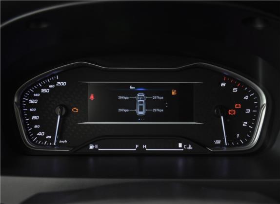 上汽大通MAXUS G10 2021款 2.0T 手动精英版 柴油 9座 中控类   仪表盘