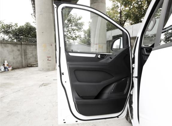 上汽大通MAXUS G10 2023款 2.0L 手动多功能版 汽油 7座 车厢座椅   前门板
