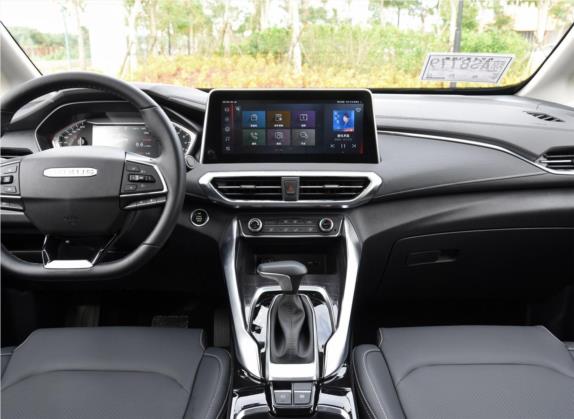 上汽大通MAXUS G50 2019款 1.5T 首发款自动豪华版 6座 中控类   中控台
