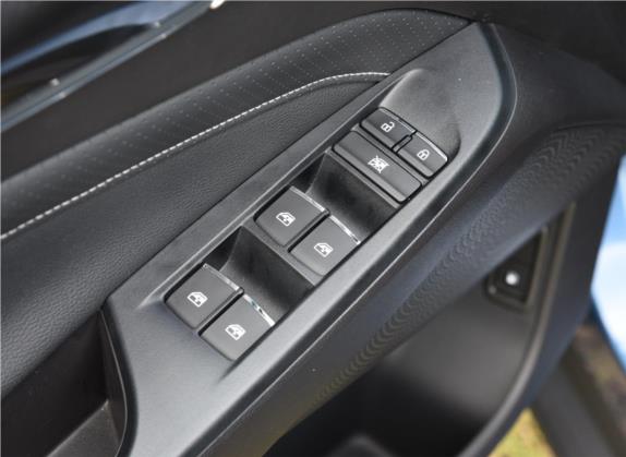 上汽大通MAXUS G50 2019款 1.5T 首发款自动豪华版 6座 车厢座椅   门窗控制