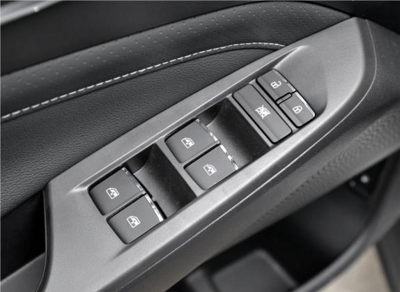 上汽大通MAXUS G50 2019款 1.5T 自动精英版 国V 车厢座椅   门窗控制