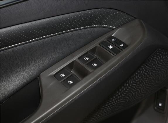上汽大通MAXUS G50 2019款 1.3T 手动精英版 国VI 车厢座椅   门窗控制