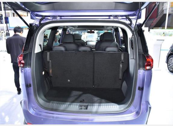 上汽大通MAXUS G50 2019款 1.5T 自动尊享版 国VI 车厢座椅   后备厢