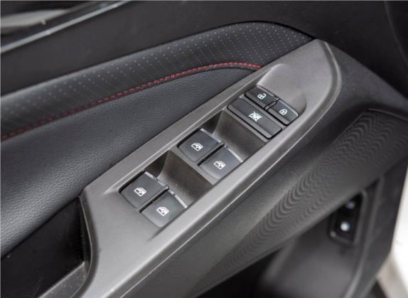 上汽大通MAXUS G50 2019款 1.5T 自动极客全配版 国VI 车厢座椅   门窗控制
