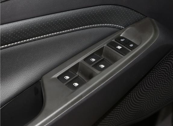 上汽大通MAXUS G50 2020款 1.3T 手动精英版 车厢座椅   门窗控制