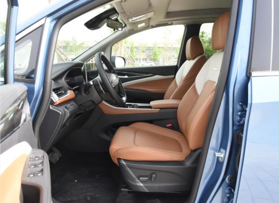 上汽大通MAXUS G50 2021款 PLUS 1.5T 自动智享全配版 车厢座椅   前排空间
