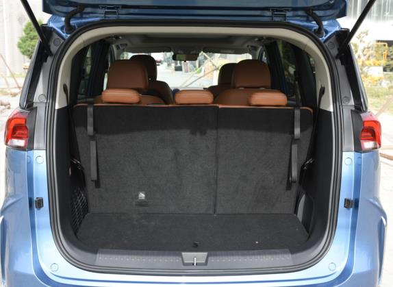 上汽大通MAXUS G50 2021款 PLUS 1.5T 自动智享全配版 车厢座椅   后备厢