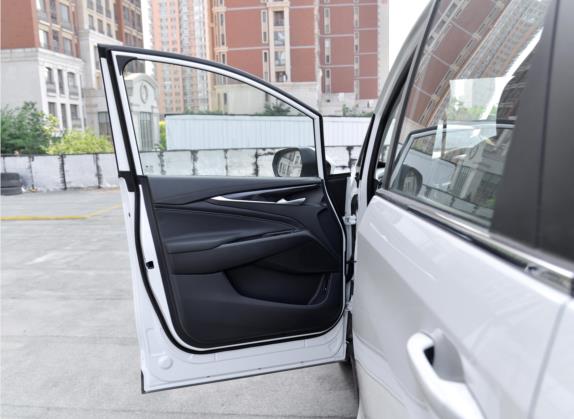 上汽大通MAXUS G50 2021款 PLUS 1.5T 自动巡航版 车厢座椅   前门板