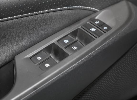 上汽大通MAXUS G50 2021款 1.5T 手动畅游B 车厢座椅   门窗控制