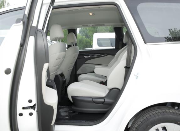 上汽大通MAXUS G50 2022款 1.5T 手动畅游A 车厢座椅   后排空间