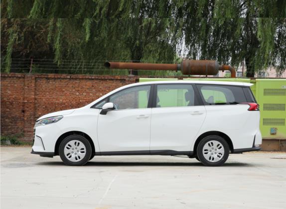 上汽大通MAXUS G50 2022款 1.5T 手动畅游A 外观   正侧