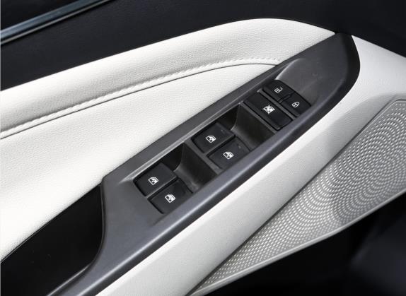 上汽大通MAXUS G50 2022款 1.5T 自动畅游A 车厢座椅   门窗控制