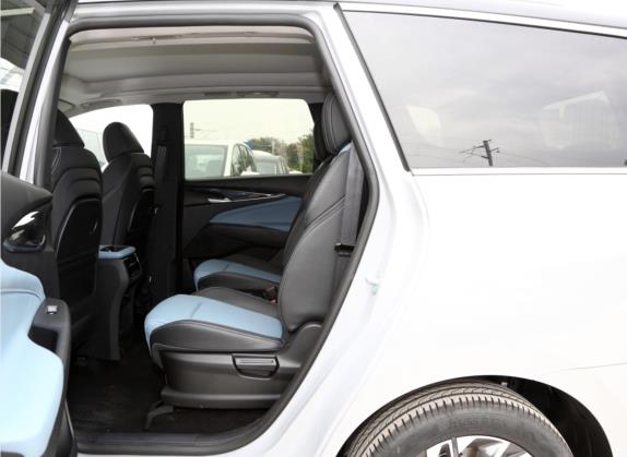 上汽大通MAXUS G50 2023款 PLUS 1.5T 自动领航版 车厢座椅   后排空间