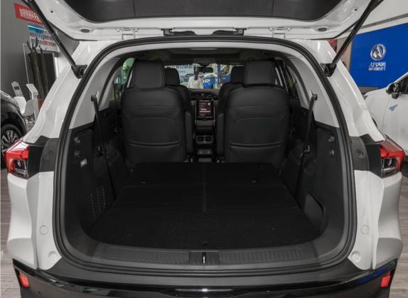 上汽大通MAXUS D60 2019款 1.5T 自动潮享版 6座 车厢座椅   后备厢