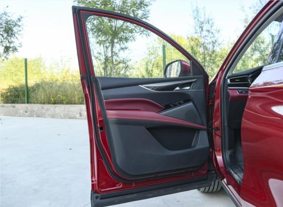 上汽大通MAXUS D60 2019款 1.5T 自动尊享版 6座 车厢座椅   前门板