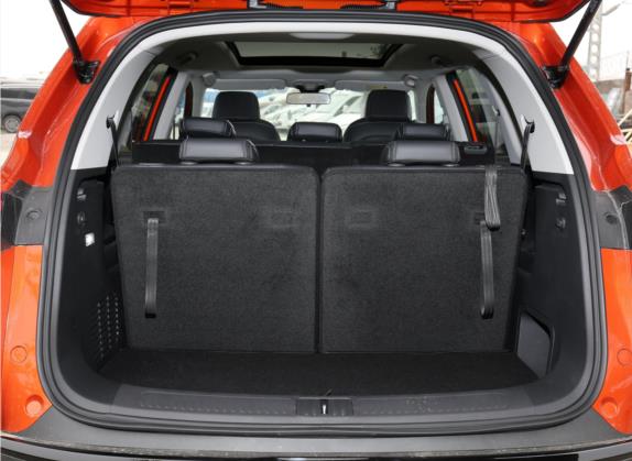 上汽大通MAXUS D60 2019款 1.5T 自动潮享版 7座 车厢座椅   后备厢