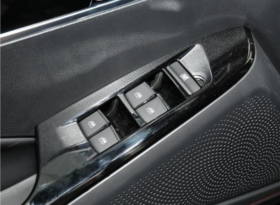 上汽大通MAXUS D60 2019款 1.5T 自动舒享版 7座 车厢座椅   门窗控制