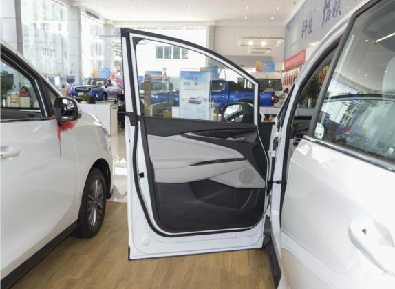 上汽大通MAXUS EUNIQ 5 2020款 改款 大电量舒适版 七座 车厢座椅   前门板
