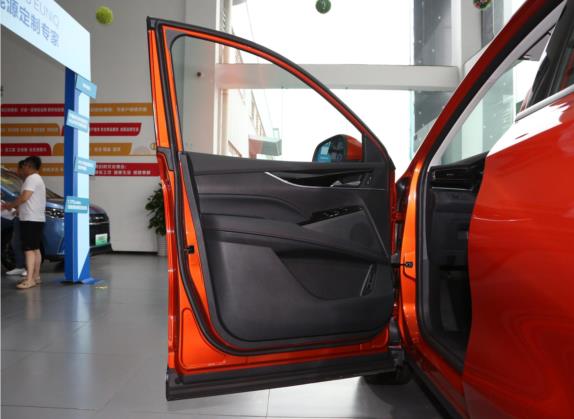 上汽大通MAXUS EUNIQ 6 2021款 1.3T PLUG IN LITE+ 智享版 车厢座椅   前门板
