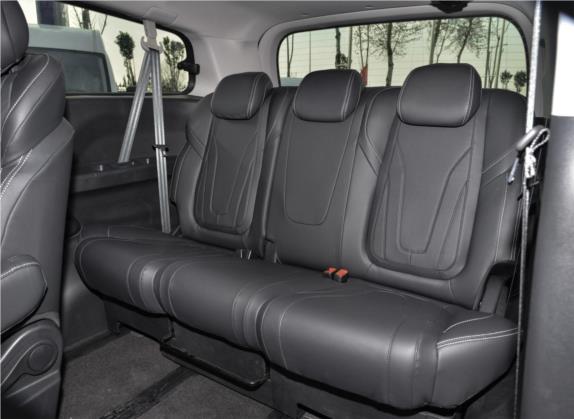 上汽大通MAXUS G20 2020款 2.0T 汽油自动尊享行政版 车厢座椅   后排空间