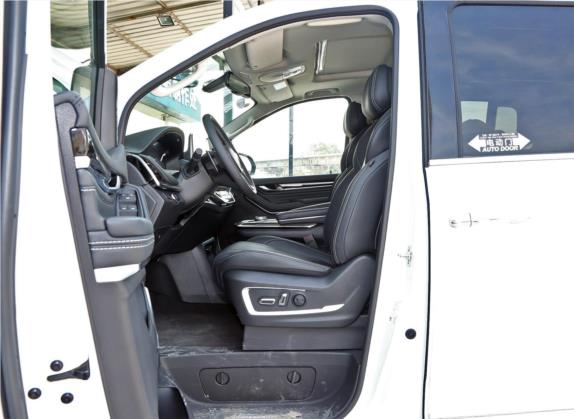 上汽大通MAXUS G20 2020款 2.0T 汽油自动豪华行政版 车厢座椅   前排空间