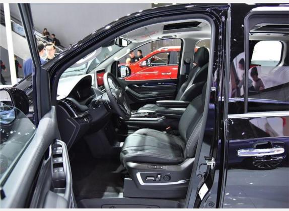 上汽大通MAXUS G20 2020款 2.0T 汽油自动旗舰版 车厢座椅   前排空间
