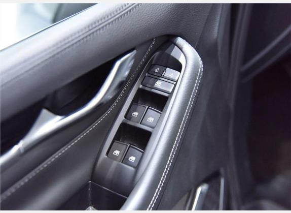 上汽大通MAXUS G20 2020款 2.0T 汽油自动旗舰版 车厢座椅   门窗控制
