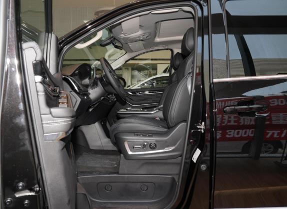 上汽大通MAXUS G20 2020款 2.0T 汽油自动臻选版 车厢座椅   前排空间